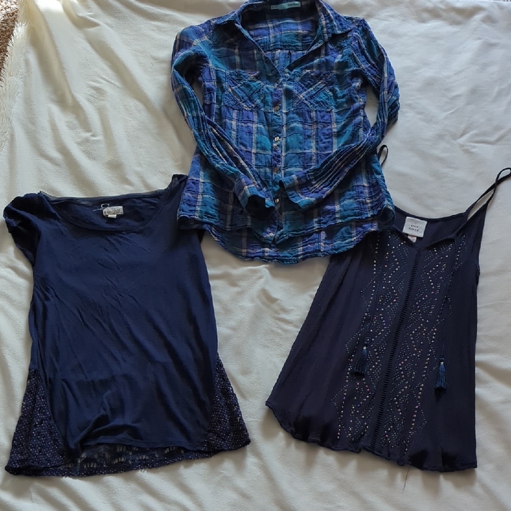 Set Of 3 XS Tops.